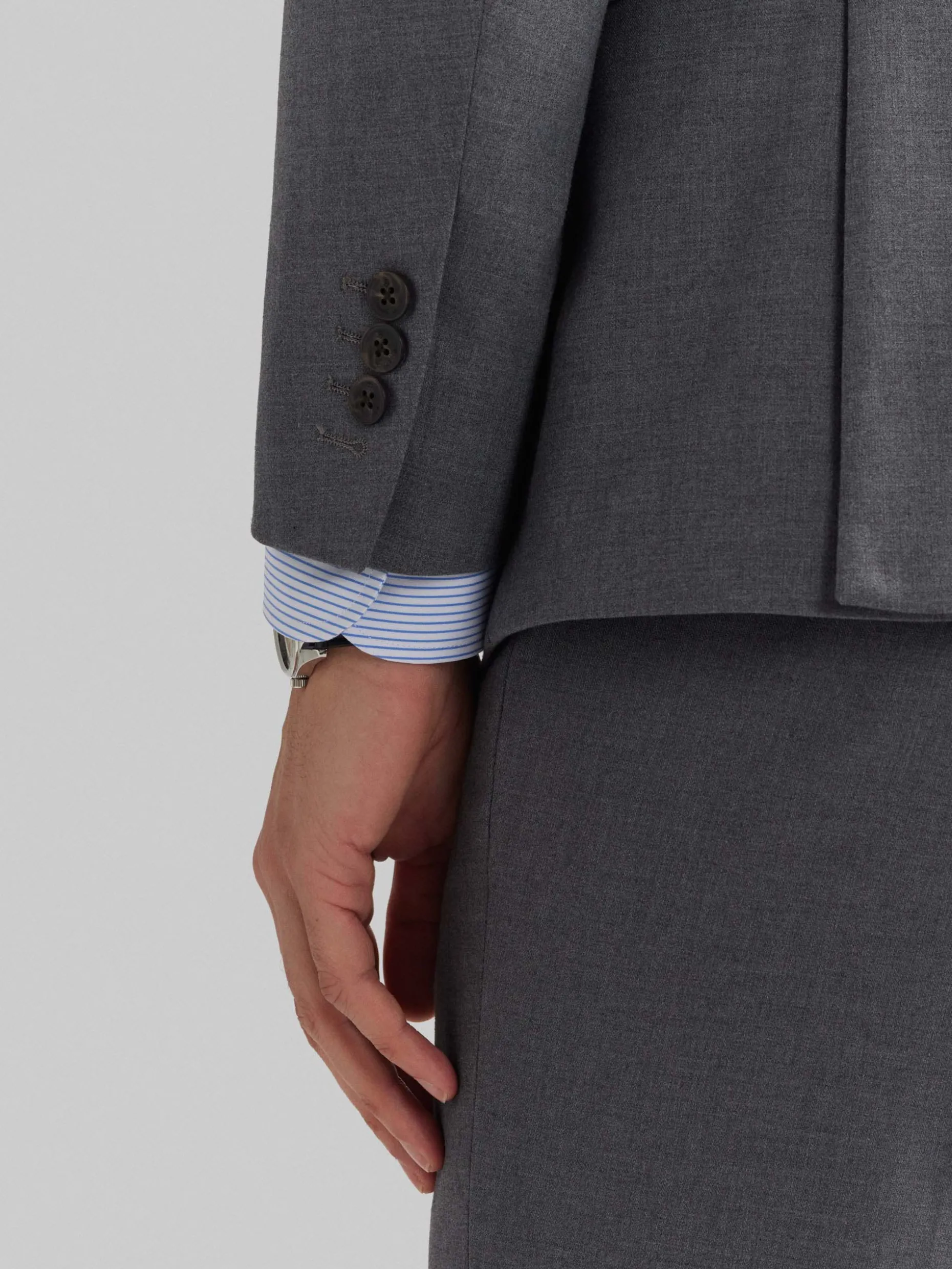 AMERICANA DUOMO CRUZADO GRIS