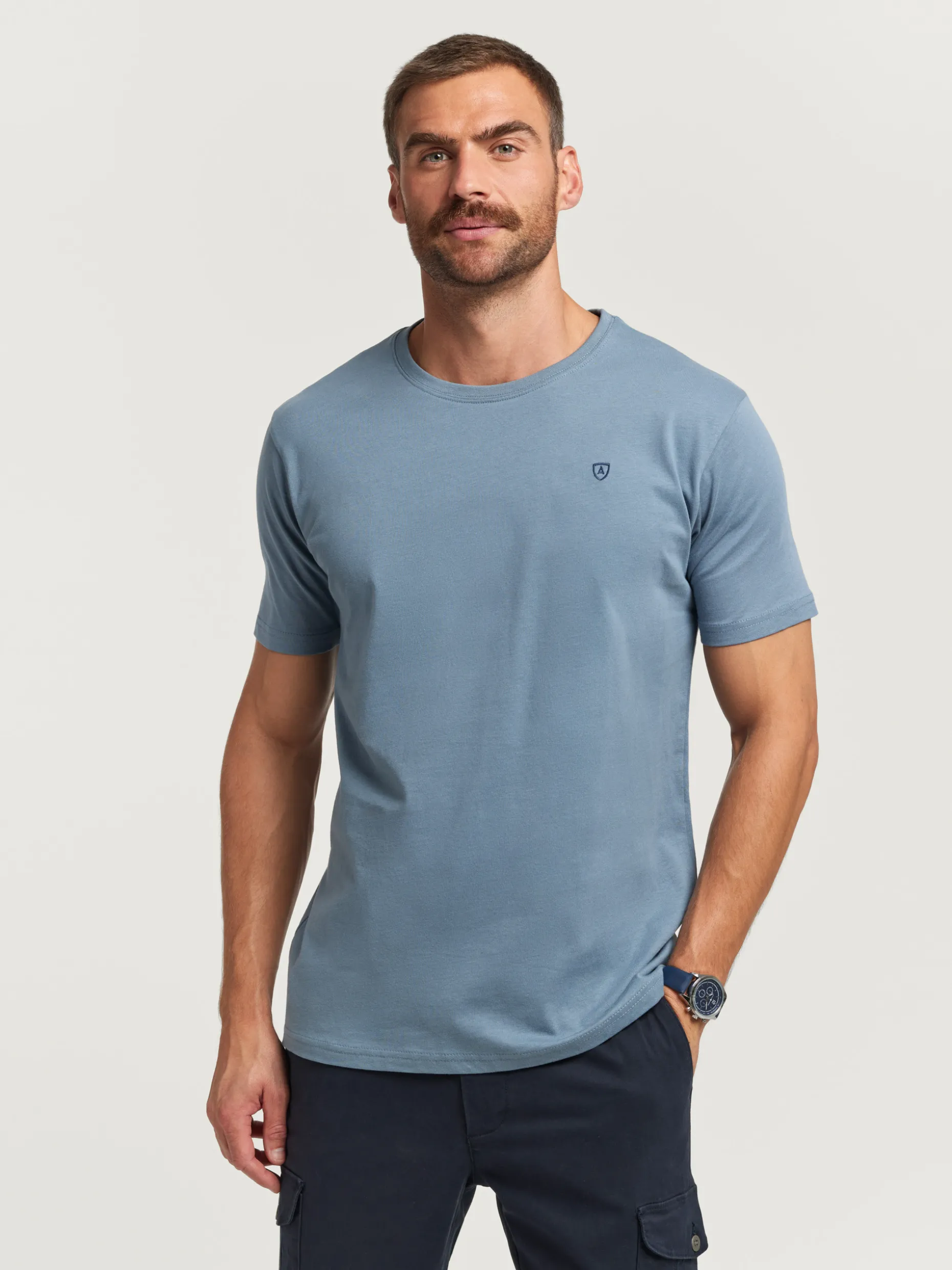 CAMISETA BASICA CELESTE