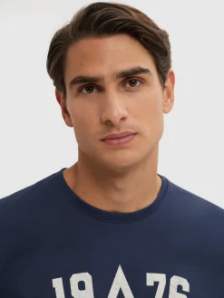 CAMISETA COLLEGE AZUL MARINO