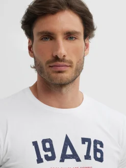 CAMISETA COLLEGE BLANCO