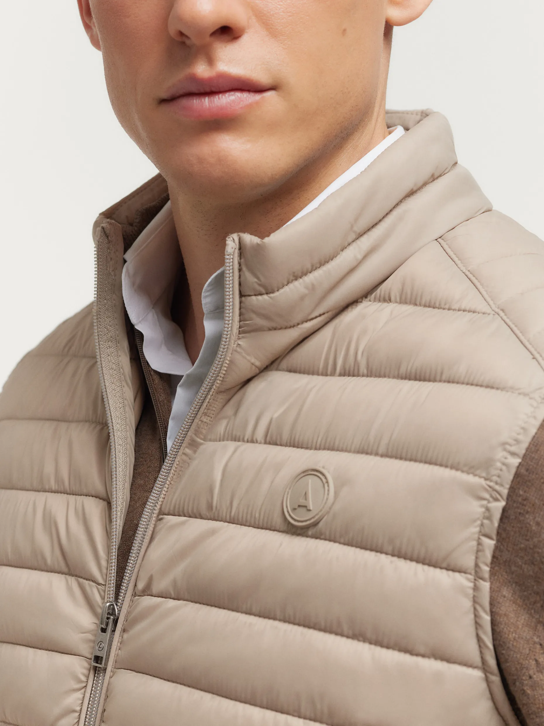 CHALECO DENKER BEIGE